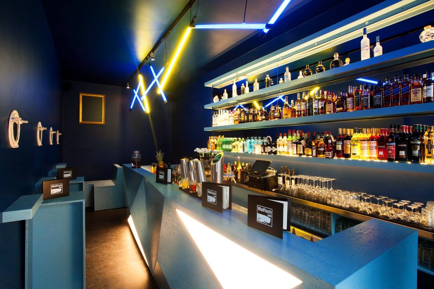 Dienstag, 01.03. Schnaps trinken Walfisch Bar Mit Vergnügen Hamburg