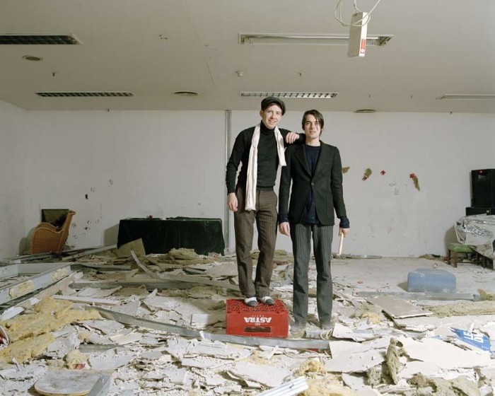 Nach der Abrissparty: Alvaro Piñas und Tino Hanekamp. © Weltbühne