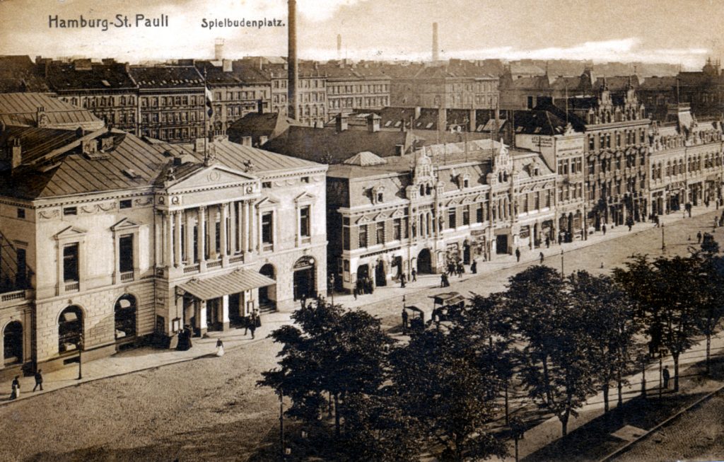 Spielbudenplatz um 1920 (St. Pauli Archiv)