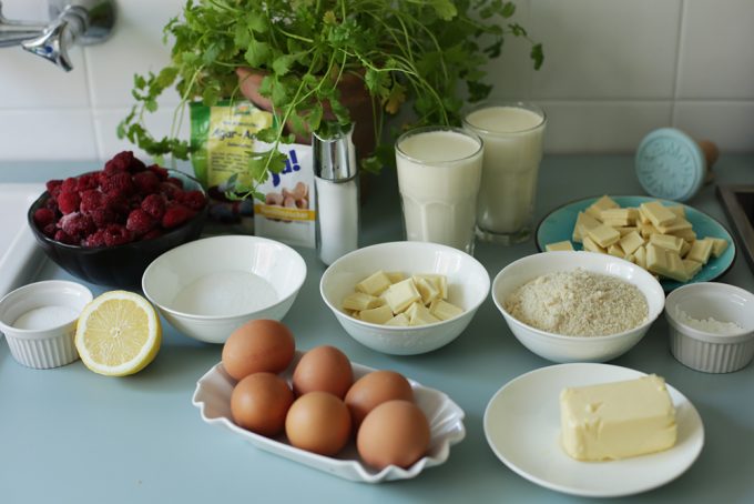 Weisse-Schokitorte-mit-Himbeermousse