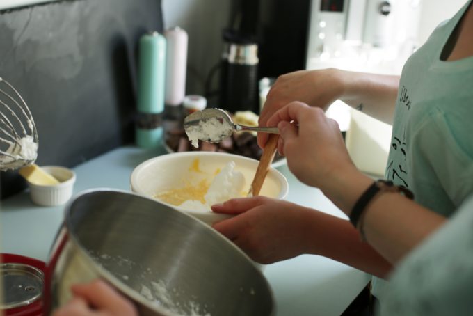 Weisse-Schokitorte-mit-Himbeermousse