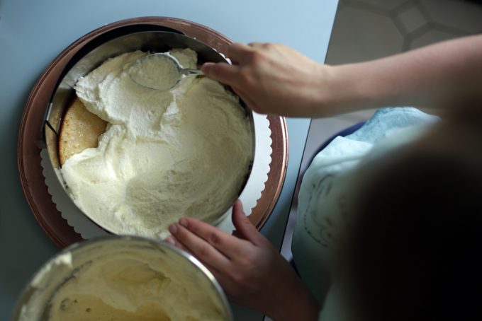 Weisse-Schokitorte-mit-Himbeermousse