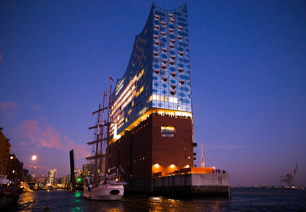 11 Gedanken, die man beim ersten Besuch der Elbphilharmonie hat Mit