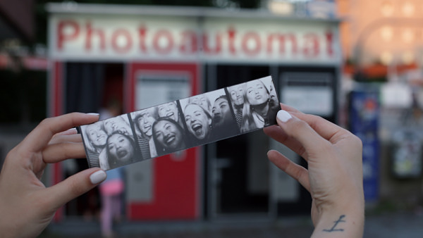 Erinnerungsfotos Schiessen Im Fotoautomaten Am Lattenplatz Mit Vergnugen Hamburg