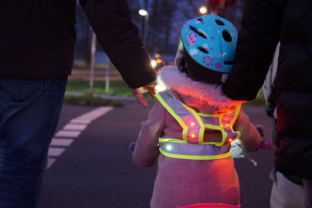 Warnweste mit LED-Licht für Erwachsene und für Kinder