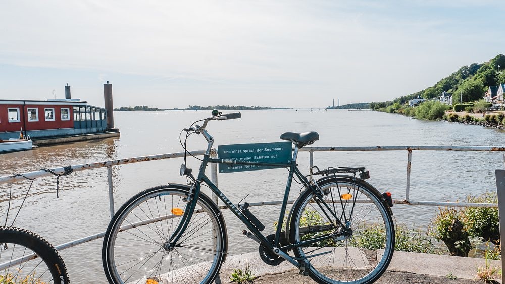 Mit dem Fahrrad zum Falkensteiner Ufer